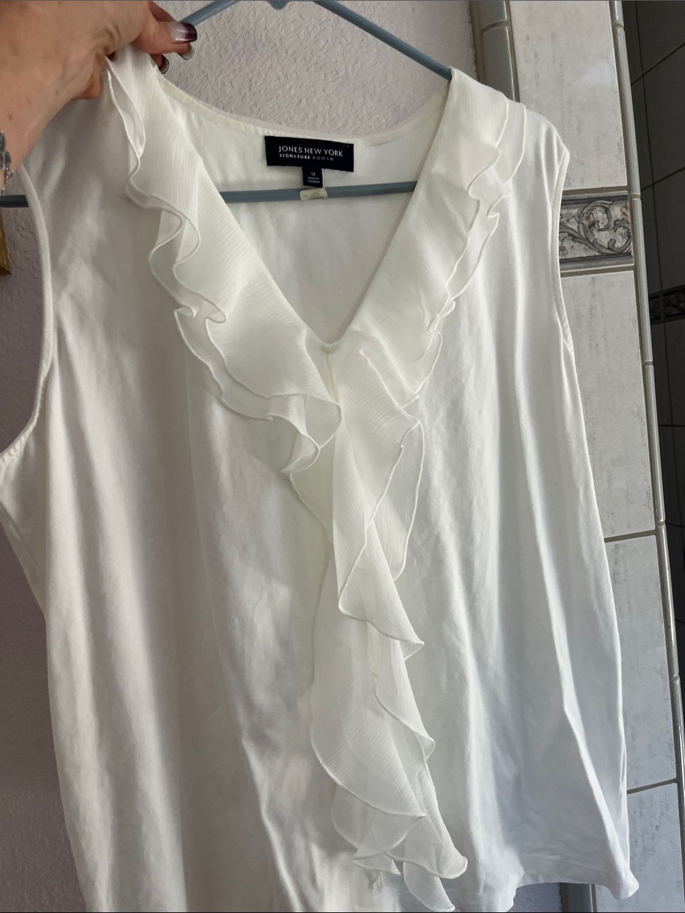 Jones New York Cream Ruffle V-Neck Sleeveless Camisole